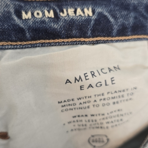 AMERICAN EAGLE Mom Jeans Stretch Distressed Raw Hem Women 0 High Rise Blue Denim - Picture 7 of 11